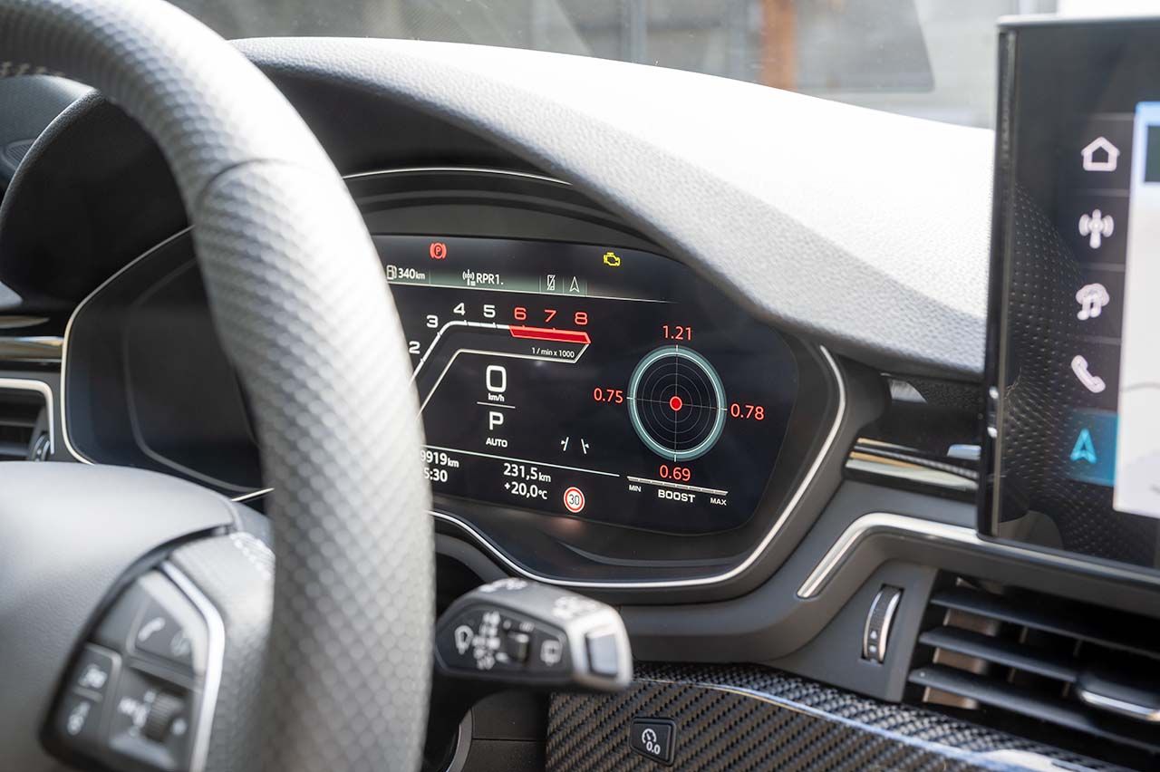 audi-rs4-cockpit-detail-069ecf9f Audi RS 4